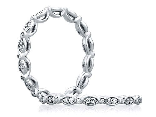 A. Jaffe 18k Gold Alternating Marquise and Round Shaped 0.25ct Diamond Anniversary Band