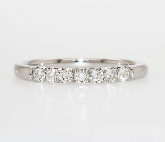 14K White Gold Diamond Wedding Band